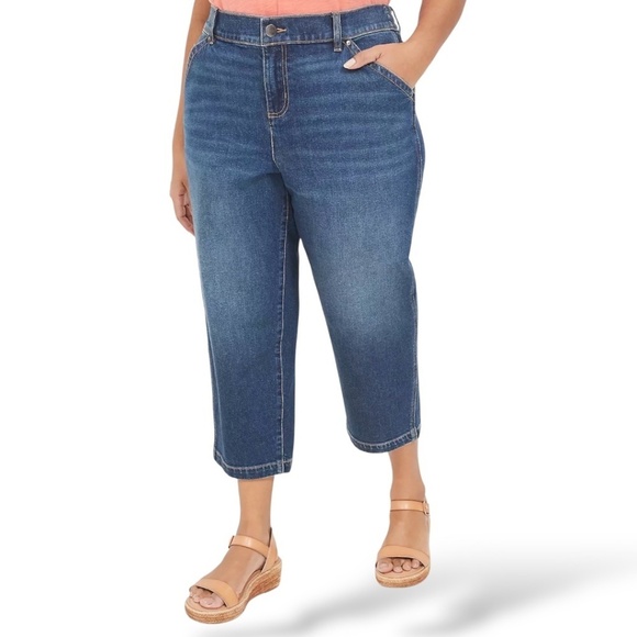 Lane Bryant Denim - LANE BRYANT Cotton Blend Stretch Mid-Rise Boyfriend Capri Flex Magic Waistband